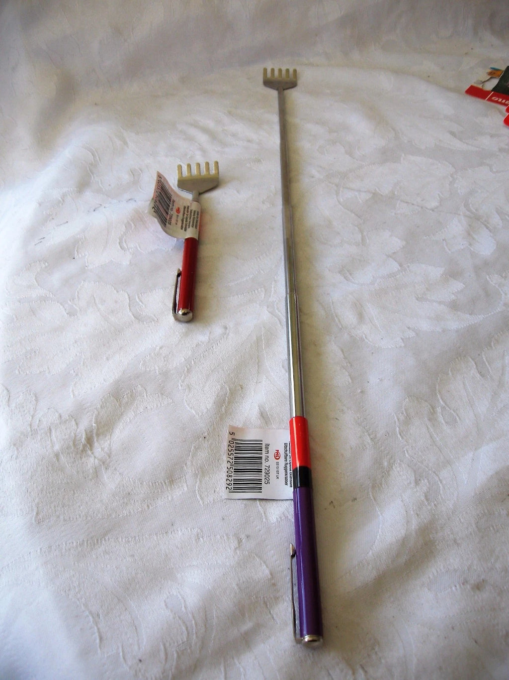 Telescopic Extendable Back Scratcher Massage Claw Metal Pen Clip Pocket Handbag