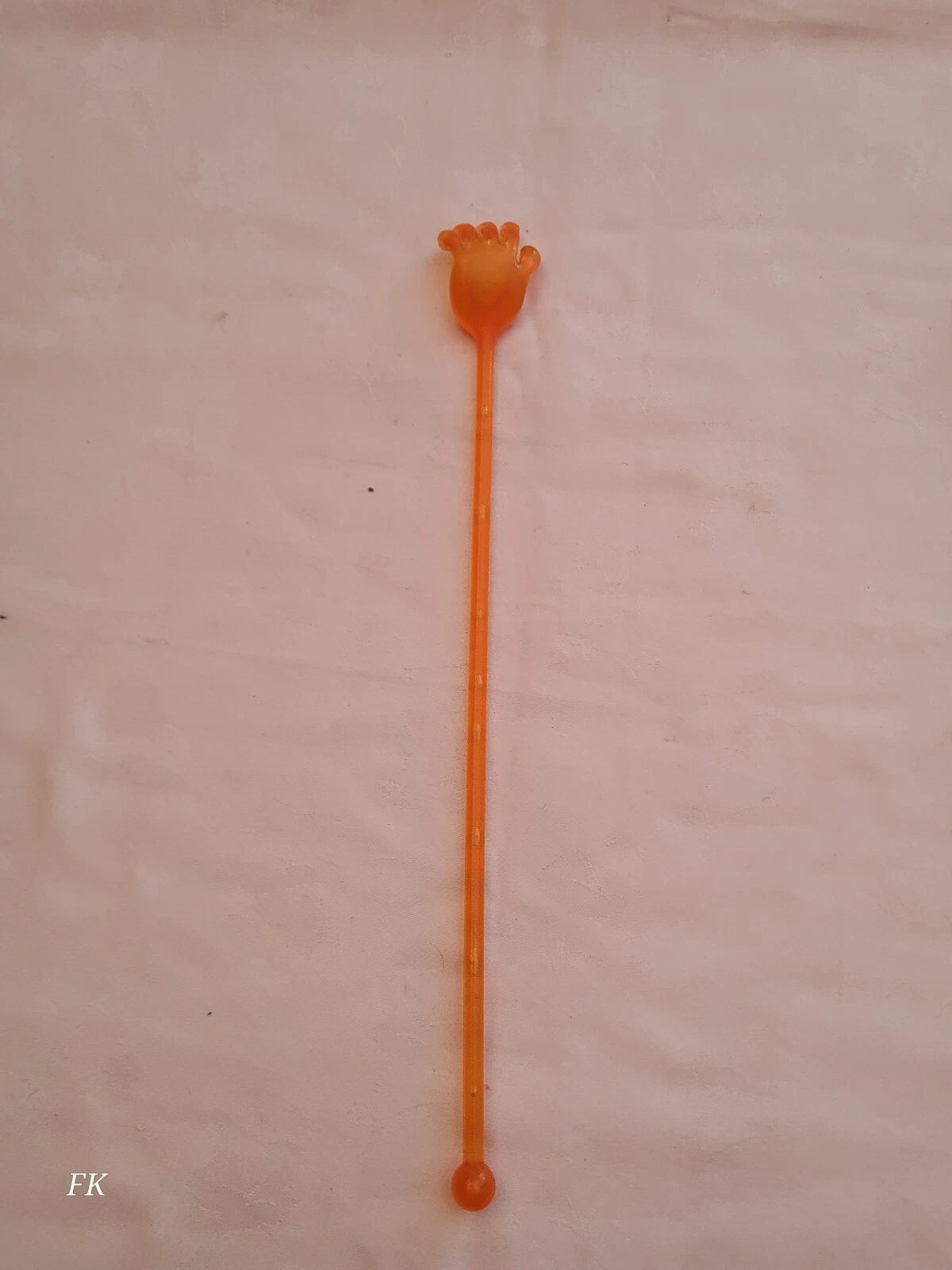 Hand Shape Back Scratcher Long Reach Massager Plastic 38cm Long - Colour Choice