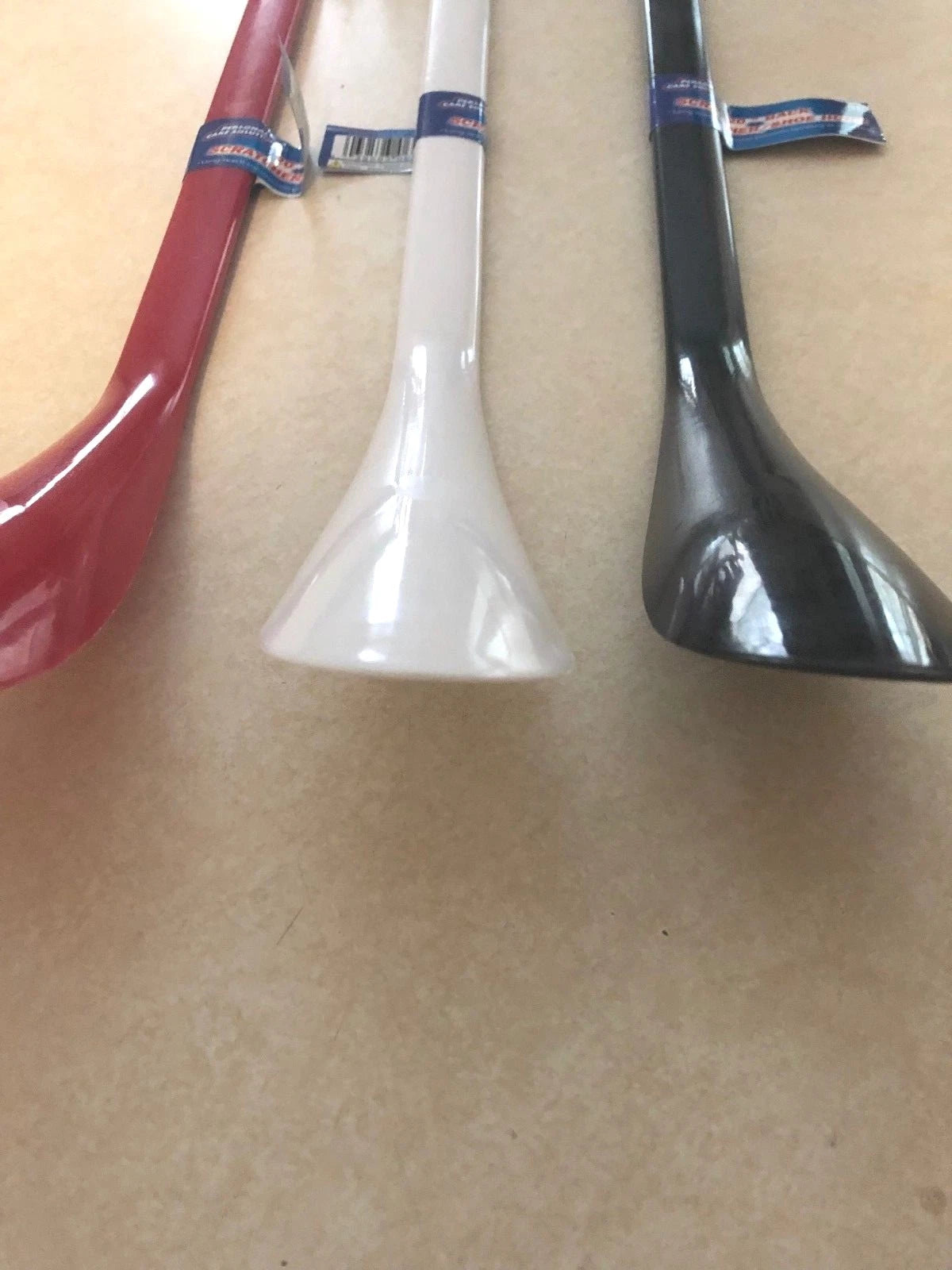 (1) 20" BACK SCRATCHER SHOE HORN COMBO - EXTRA LONG STURDY Plastic Horns Inch