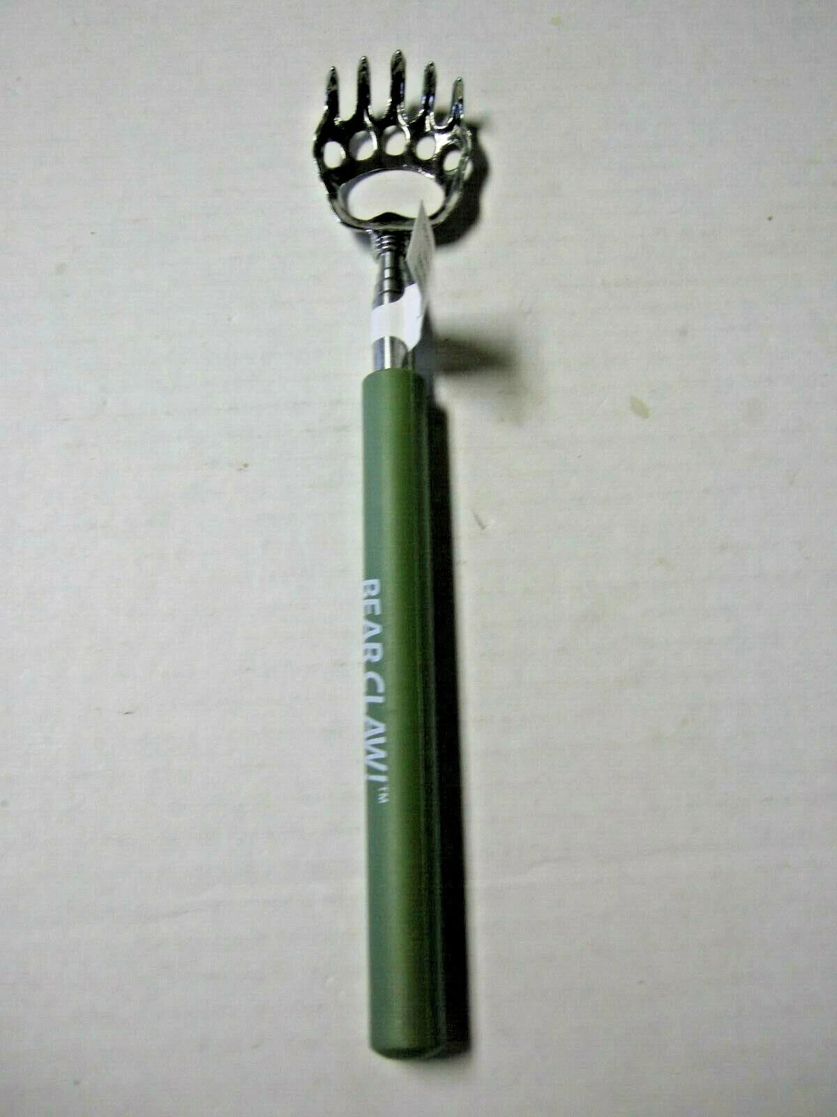 Back Scratcher, Extendable Bear Claw By DM Merchandising, Green, Brand New