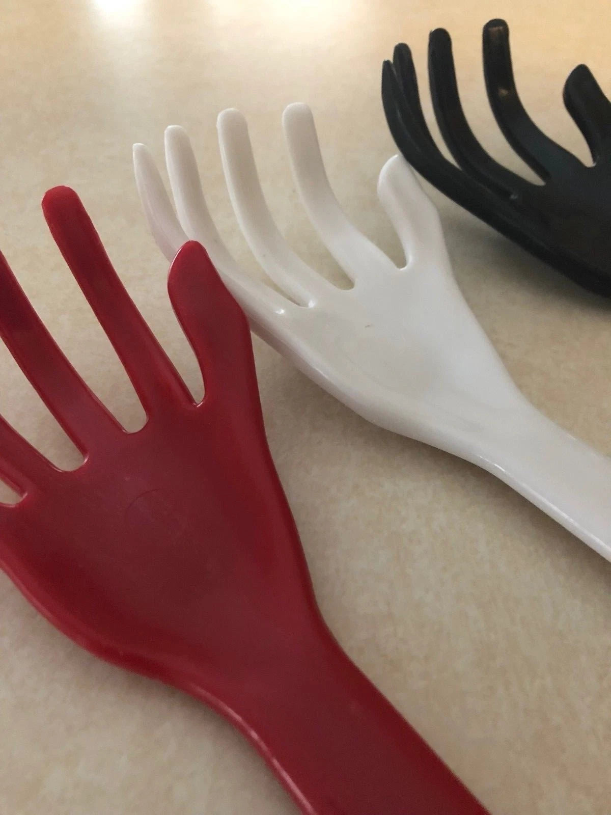 (1) 20" BACK SCRATCHER SHOE HORN COMBO - EXTRA LONG STURDY Plastic Horns Inch