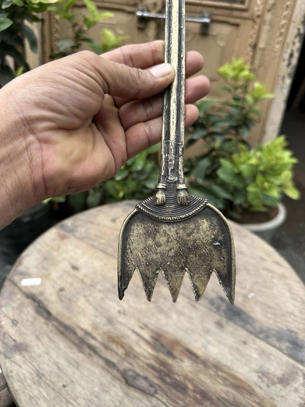 Antique Man Figure Tribal Brass Back Scratcher – Handcrafted Ethnic Rare Old