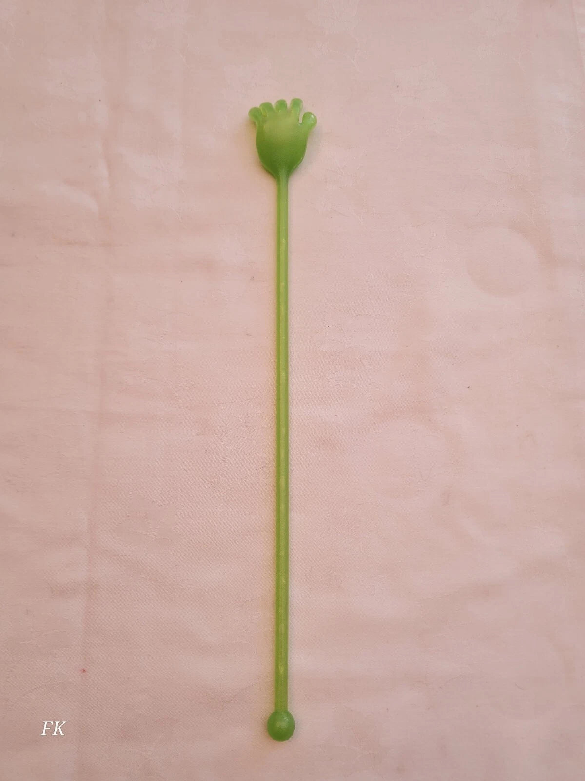 Hand Shape Back Scratcher Long Reach Massager Plastic 38cm Long - Colour Choice