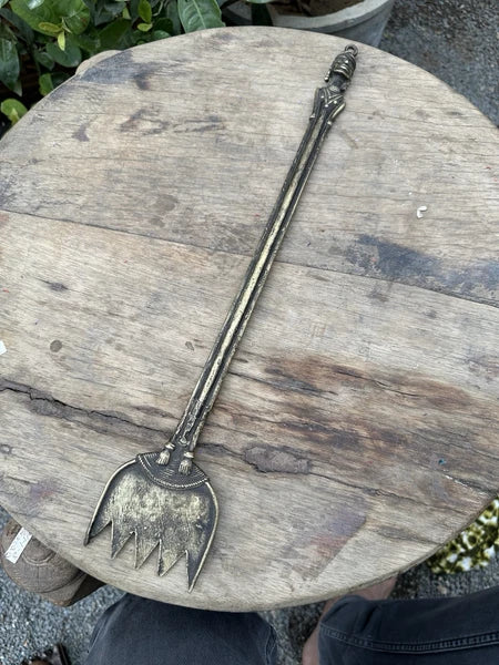 Antique Man Figure Tribal Brass Back Scratcher – Handcrafted Ethnic Rare Old