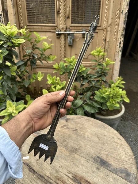 Antique Man Figure Tribal Brass Back Scratcher – Handcrafted Ethnic Rare Old