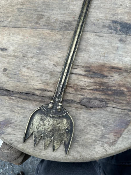 Antique Man Figure Tribal Brass Back Scratcher – Handcrafted Ethnic Rare Old